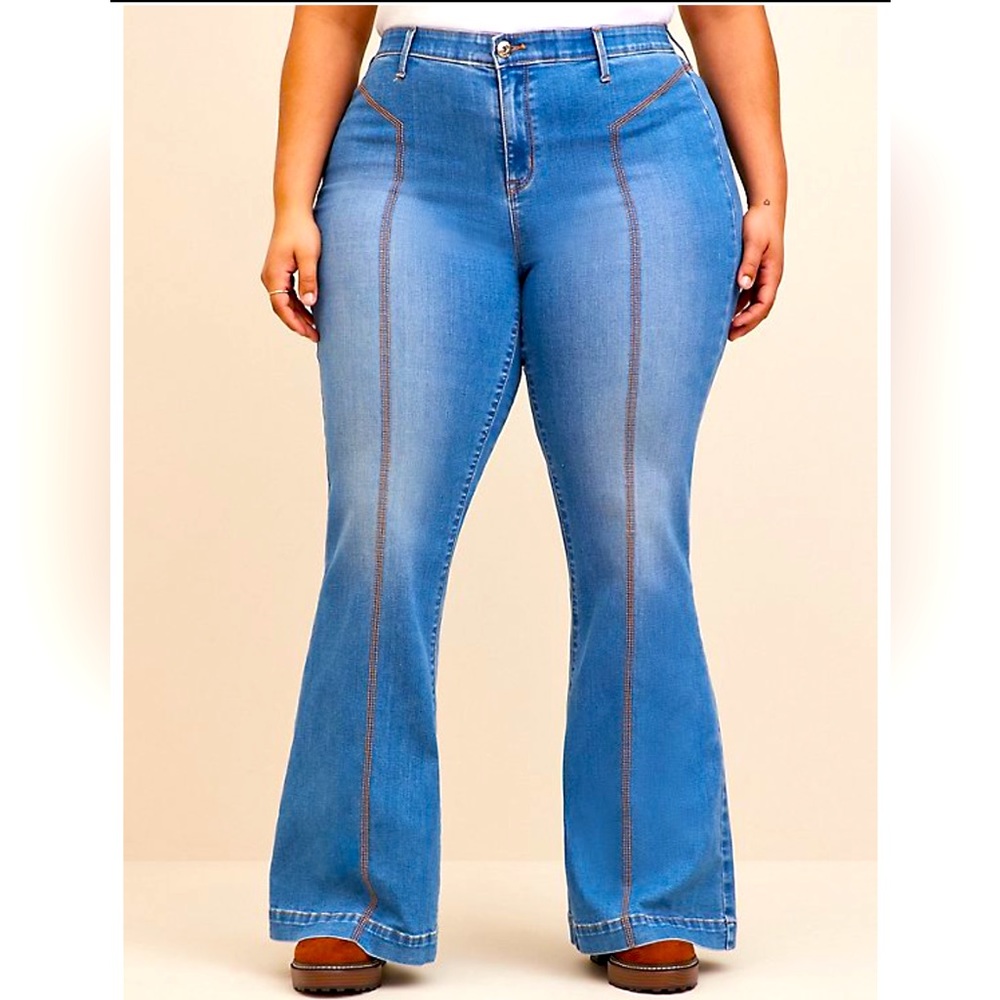 *NWT* Torrid High Rise Flare Jeans